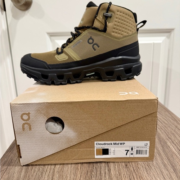 On Running Cloudrock Waterproof Men’s Hiking Boot in Hunter and Black, Size 7